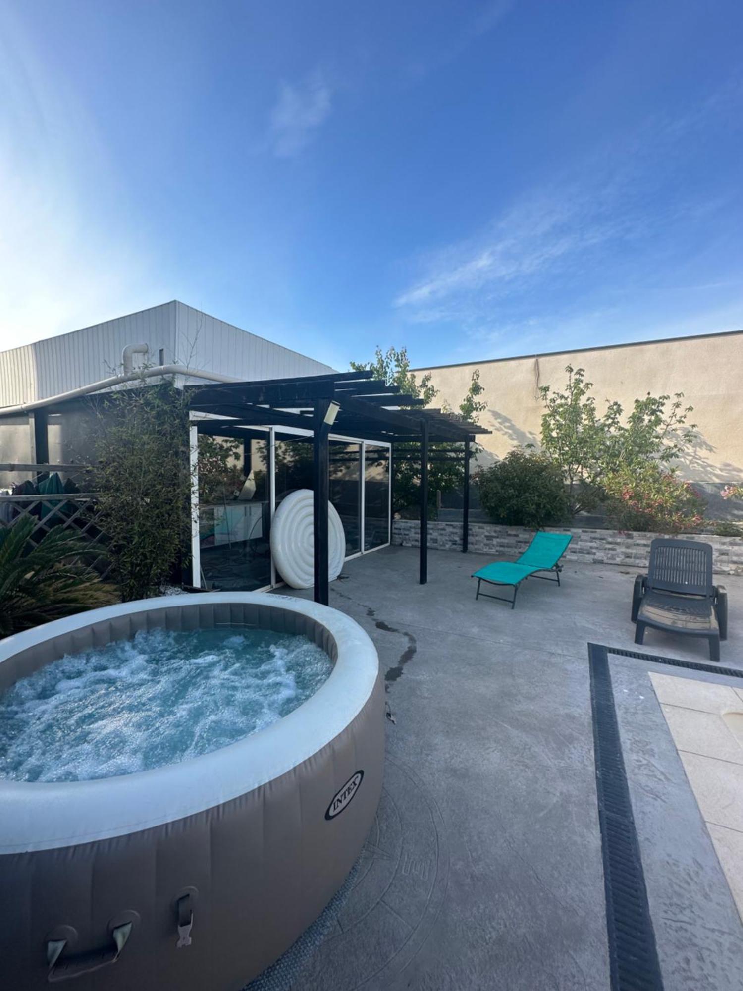 Superbe Appartement Avec Piscine Et Spa Privatif Villeneuve-lès-Béziers Dış mekan fotoğraf